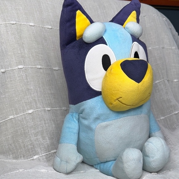 Bluey Kids Bedding Plush 17" Cuddle and Decorative Pillow Buddy, Microfiber EUC - Picture 3 of 14